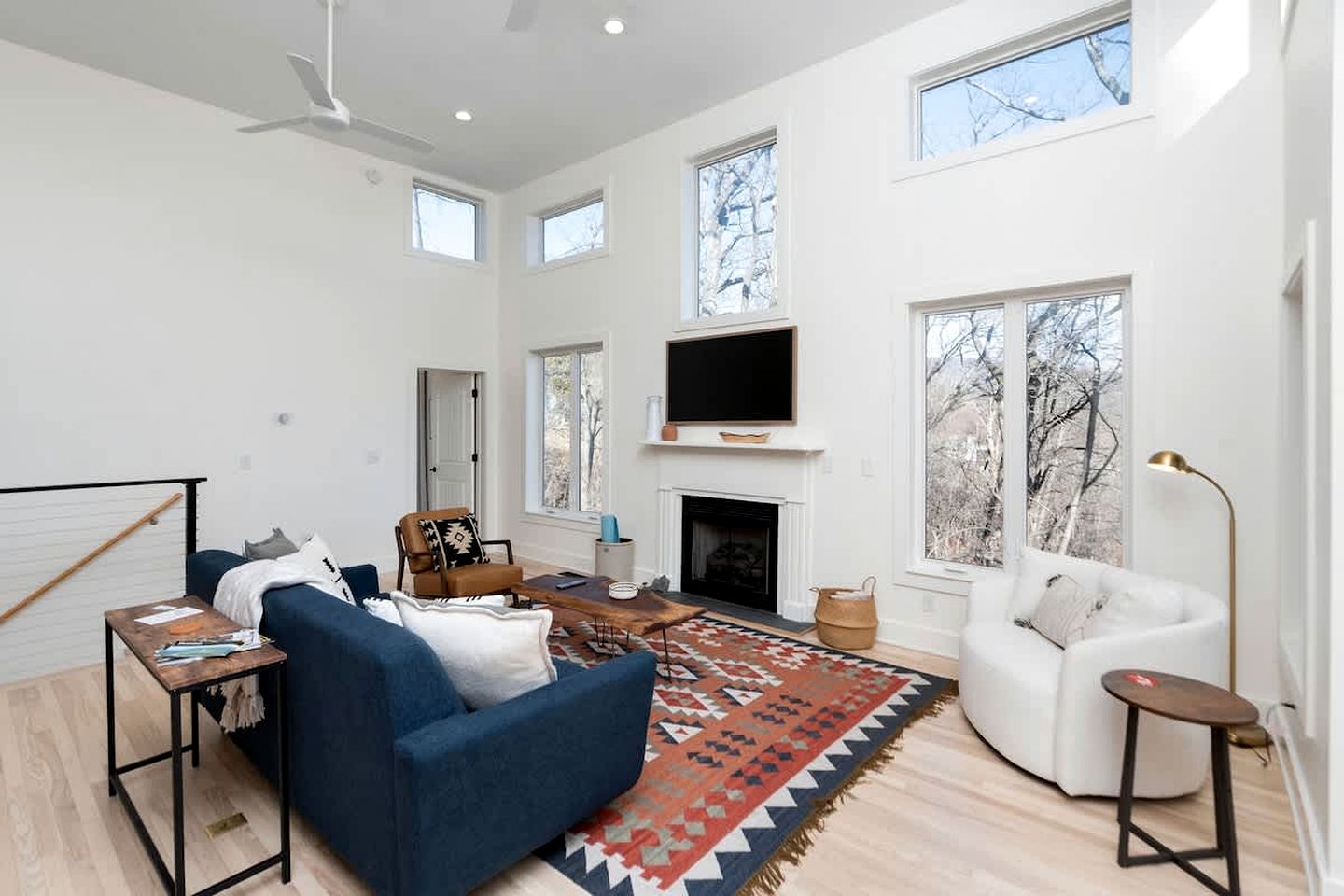 Luxury Mountain Cabin with Hot Tub & Panoramic Views Near Blue Ridge Parkway, Afton VA