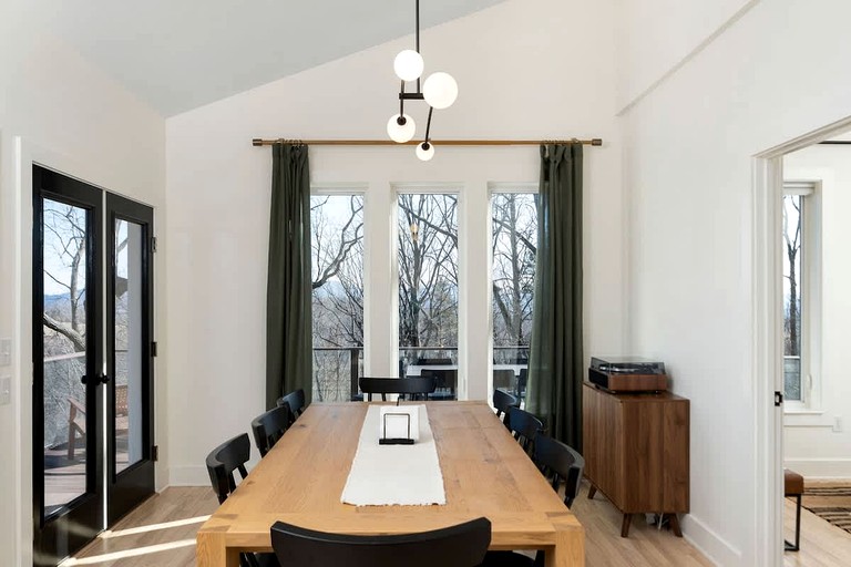 Cabins (United States of America, Afton, Virginia)