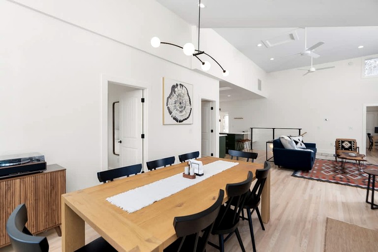 Cabins (United States of America, Afton, Virginia)