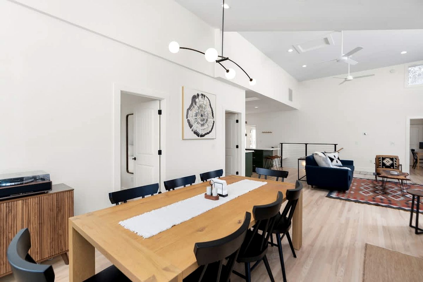 Luxury Mountain Cabin with Hot Tub & Panoramic Views Near Blue Ridge Parkway, Afton VA