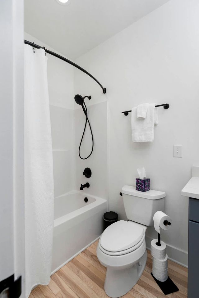 Luxury Mountain Cabin with Hot Tub & Panoramic Views Near Blue Ridge Parkway, Afton VA