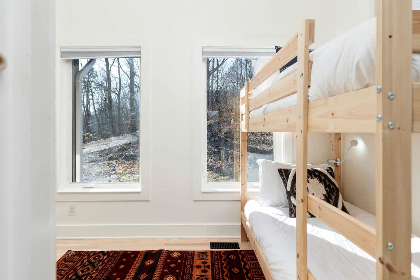 Luxury Mountain Cabin with Hot Tub & Panoramic Views Near Blue Ridge Parkway, Afton VA