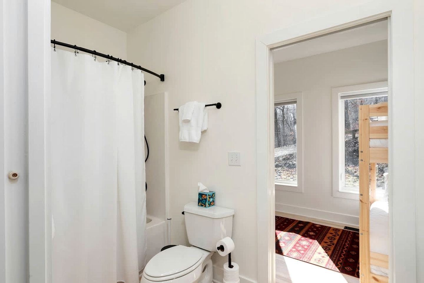 Luxury Mountain Cabin with Hot Tub & Panoramic Views Near Blue Ridge Parkway, Afton VA