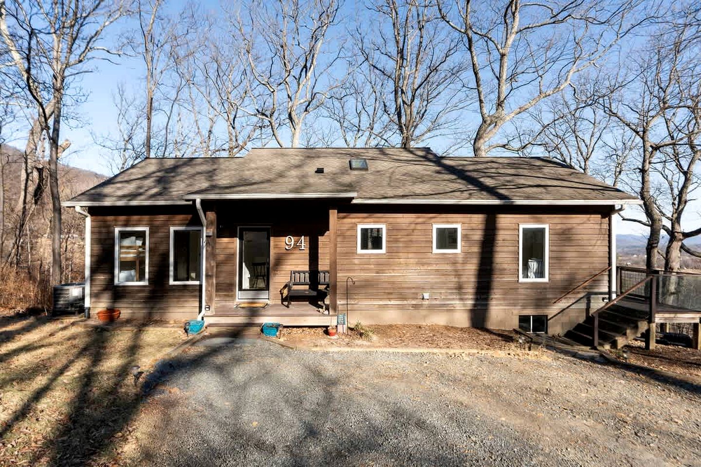 Luxury Mountain Cabin with Hot Tub & Panoramic Views Near Blue Ridge Parkway, Afton VA