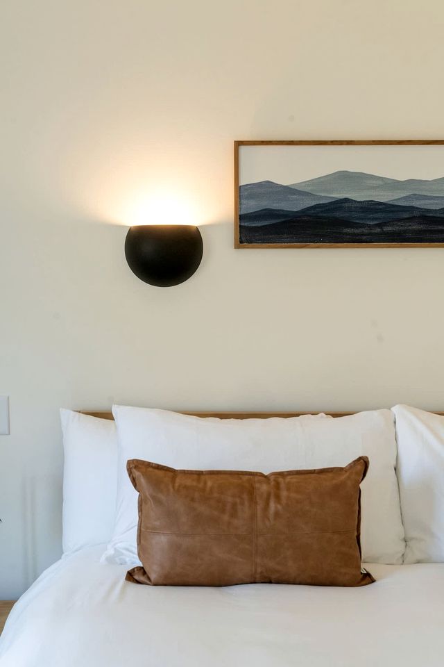 Luxury Mountain Cabin with Hot Tub & Panoramic Views Near Blue Ridge Parkway, Afton VA