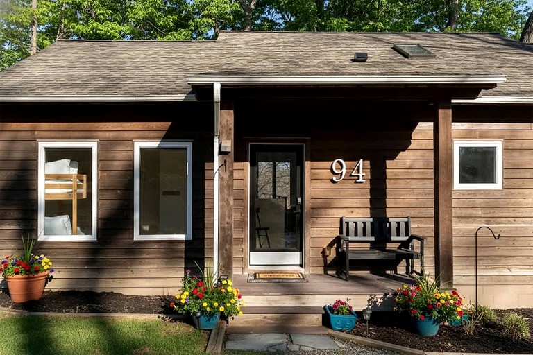 Luxury Mountain Cabin with Hot Tub & Panoramic Views Near Blue Ridge Parkway, Afton VA