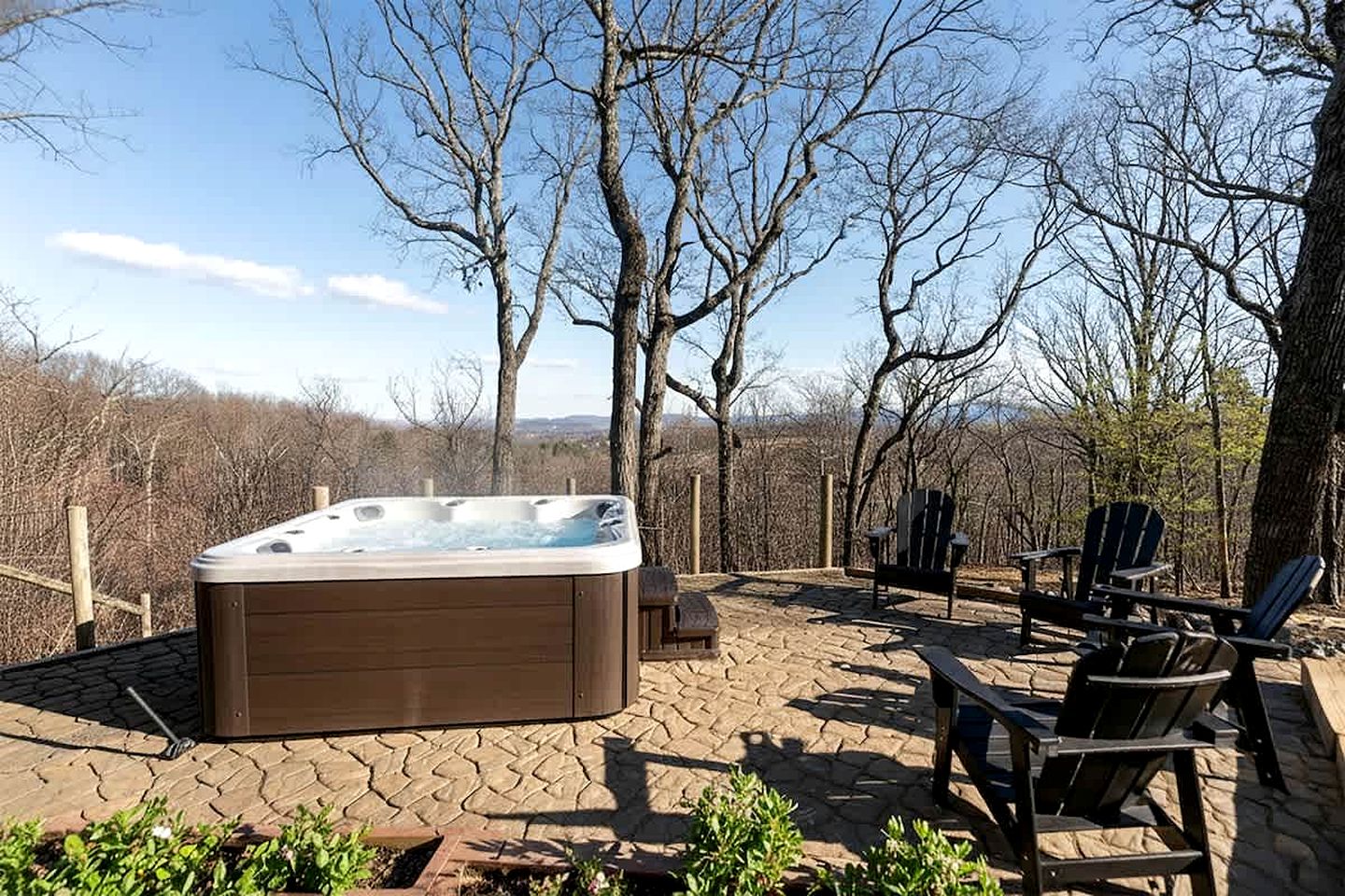 Luxury Mountain Cabin with Hot Tub & Panoramic Views Near Blue Ridge Parkway, Afton VA