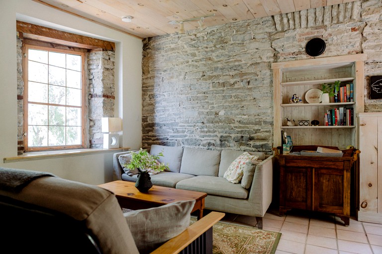 Cottages (Canada, Prince Edward County, Ontario)
