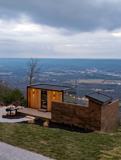 Stunning Mirrored Glass Cabin with Hot Tub & Sauna near Lookout Mountain, Dade County, GA