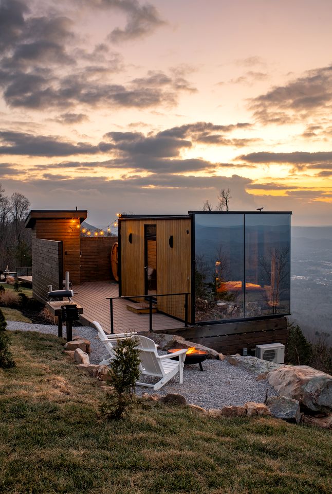 Stunning Mirrored Glass Cabin with Hot Tub & Sauna near Lookout Mountain, Dade County, GA