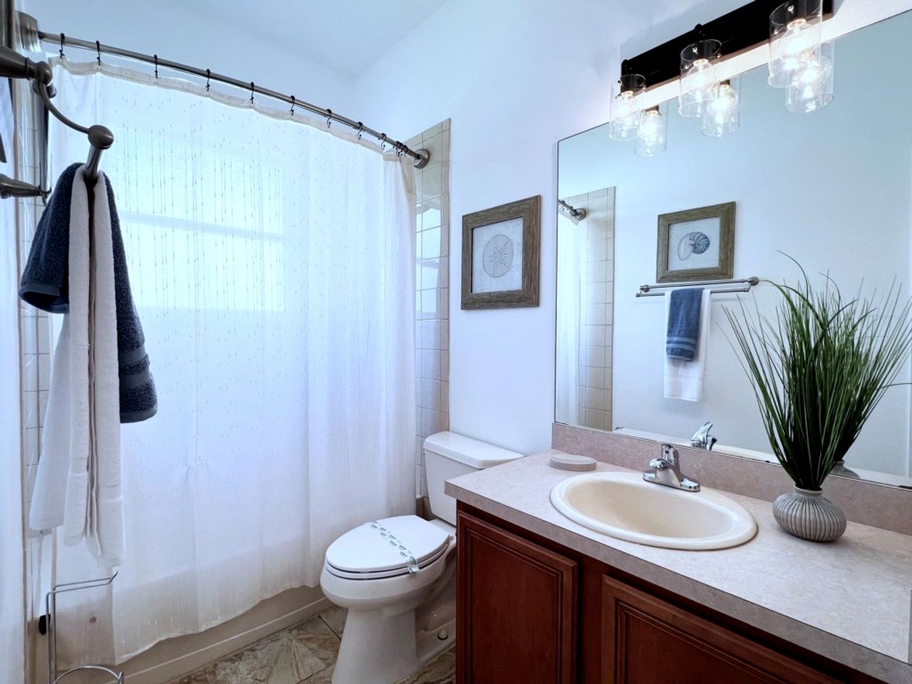 Exceptional Luxury Villa with Swimming Pool and Hot Tub on Family Resort in Kissimmee, Florida