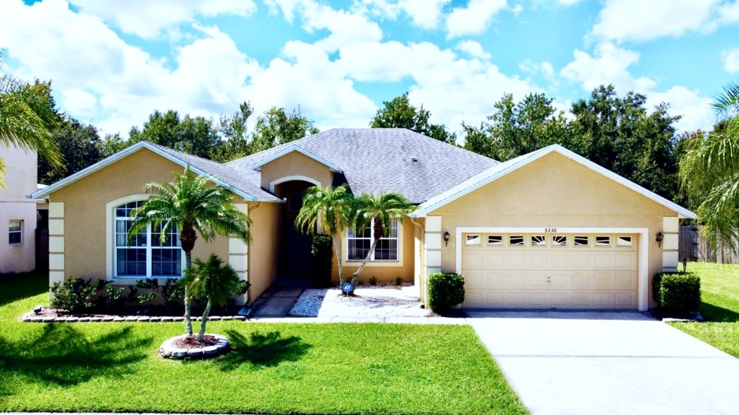 Exceptional Luxury Villa with Swimming Pool and Hot Tub on Family Resort in Kissimmee, Florida