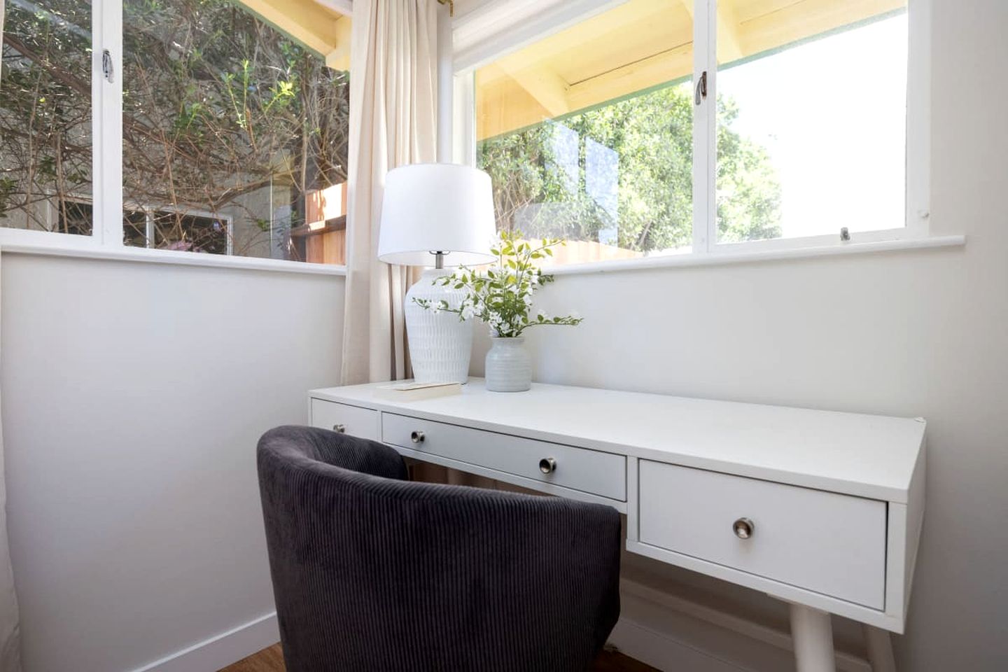 Private Cottage Along the Northern California Coast in El Granada, Perfect for an Oceanfront Escape