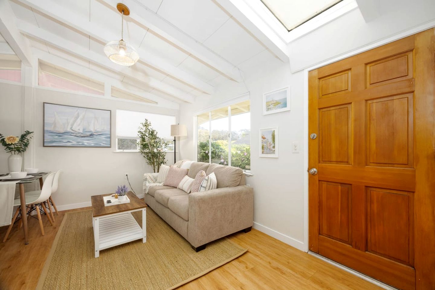 Private Cottage Along the Northern California Coast in El Granada, Perfect for an Oceanfront Escape