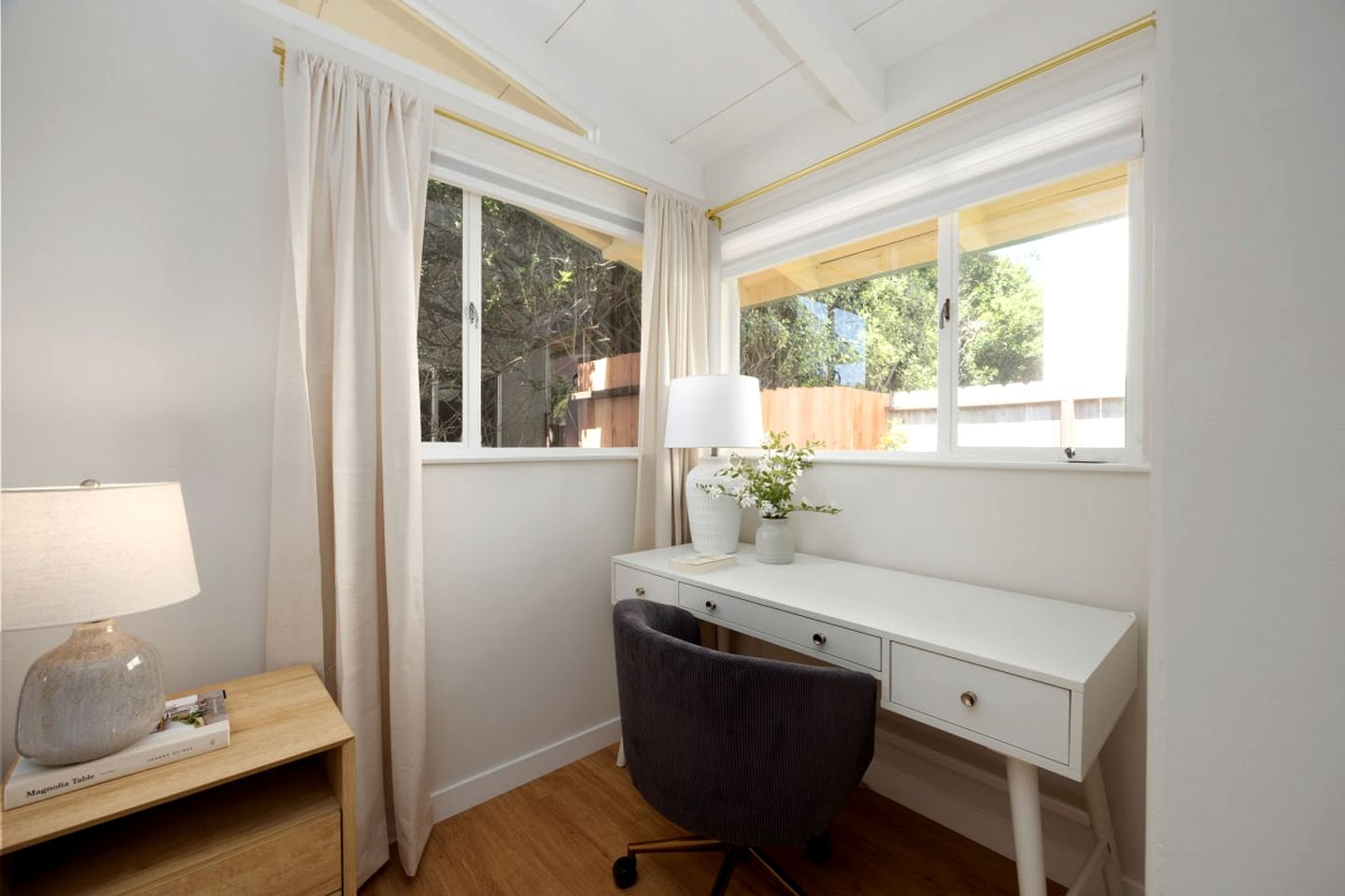 Private Cottage Along the Northern California Coast in El Granada, Perfect for an Oceanfront Escape