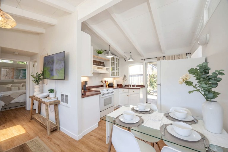 Cottages (United States of America, El Granada, California)