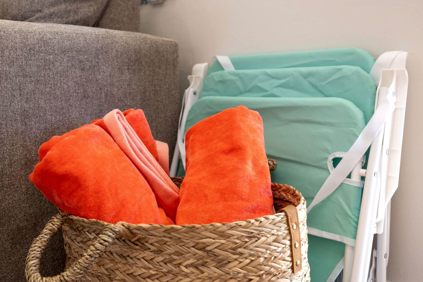 Private Cottage Along the Northern California Coast in El Granada, Perfect for an Oceanfront Escape