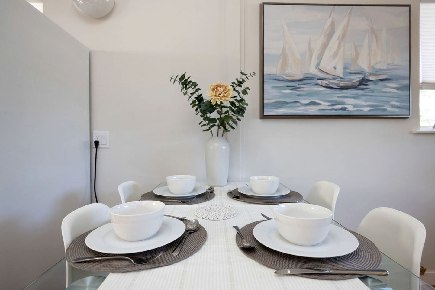 Private Cottage Along the Northern California Coast in El Granada, Perfect for an Oceanfront Escape