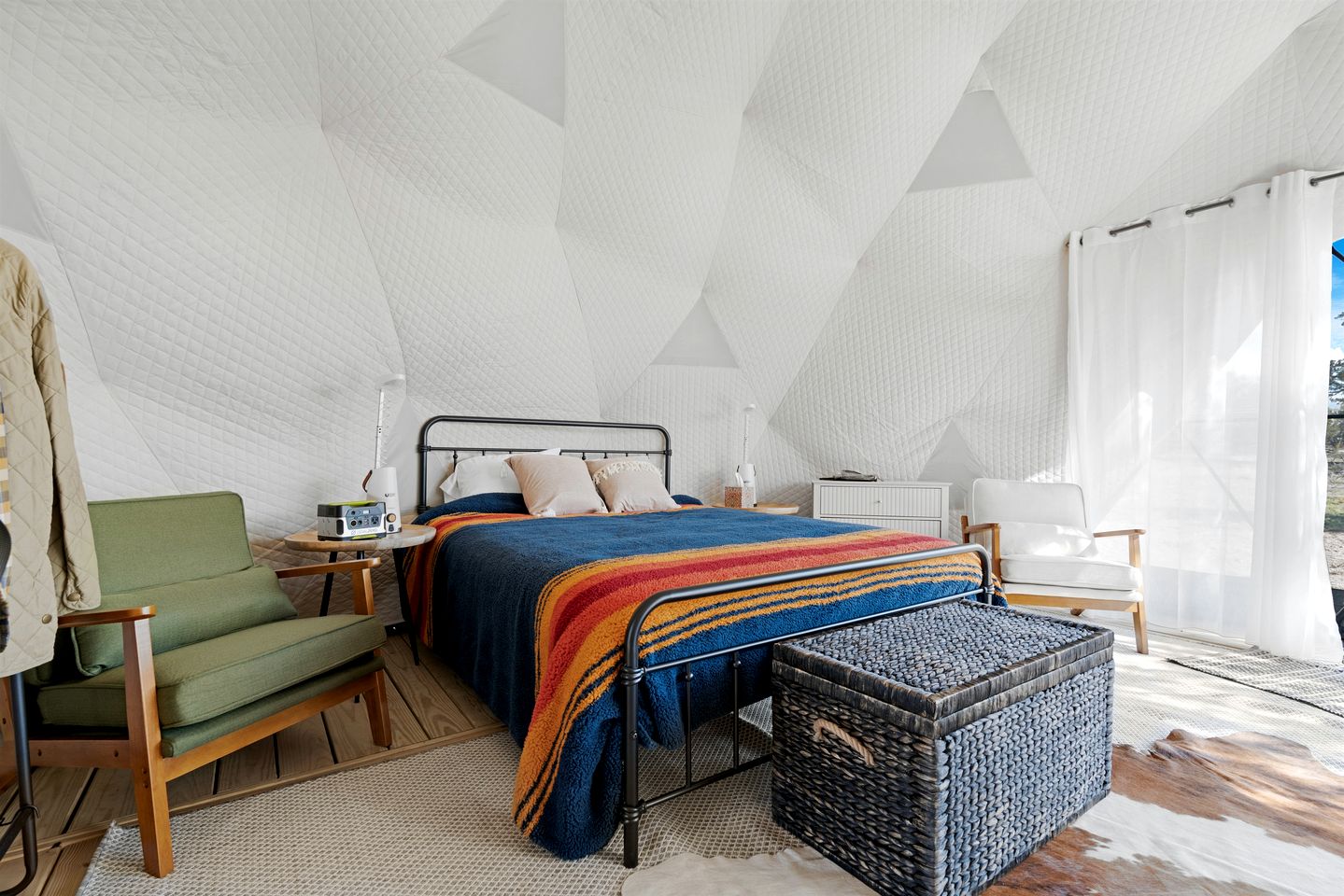 Romantic Stargazing Dome Glamping Retreat near Grand Canyon South Rim Arizona