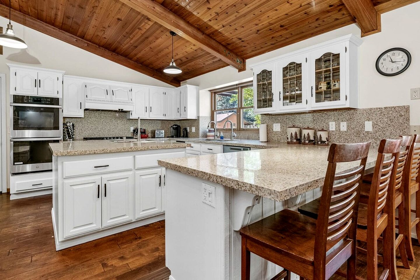 Incredible Cabin with Hot-tub and Fire Pit in Big Bear Lake, California