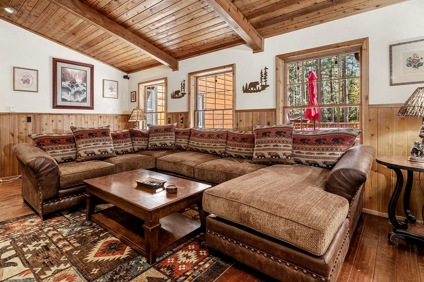 Incredible Cabin with Hot-tub and Fire Pit in Big Bear Lake, California