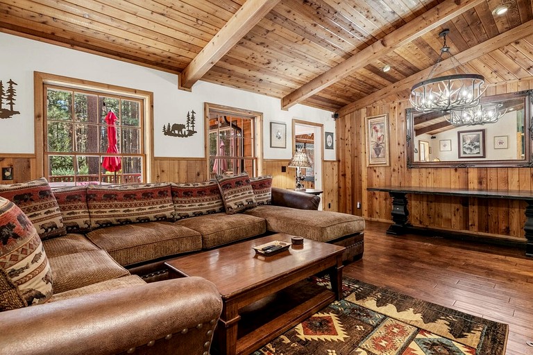 Cabins (United States of America, Big Bear Lake, California)