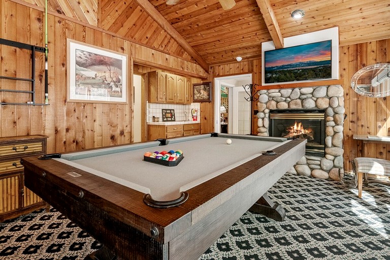 Cabins (United States of America, Big Bear Lake, California)
