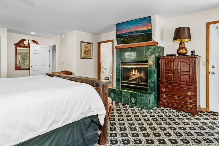 Cabins (United States of America, Big Bear Lake, California)