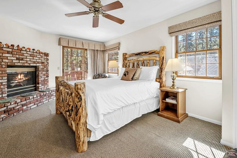 Cabins (United States of America, Big Bear Lake, California)