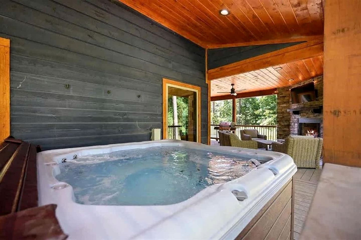 Private Forestview Luxury Cabin with Hot Tub, Foosball Loft & Outdoor Fireplace Near Beavers Bend, Broken Bow, OK