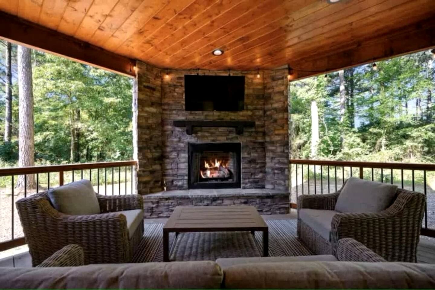 Private Forestview Luxury Cabin with Hot Tub, Foosball Loft & Outdoor Fireplace Near Beavers Bend, Broken Bow, OK