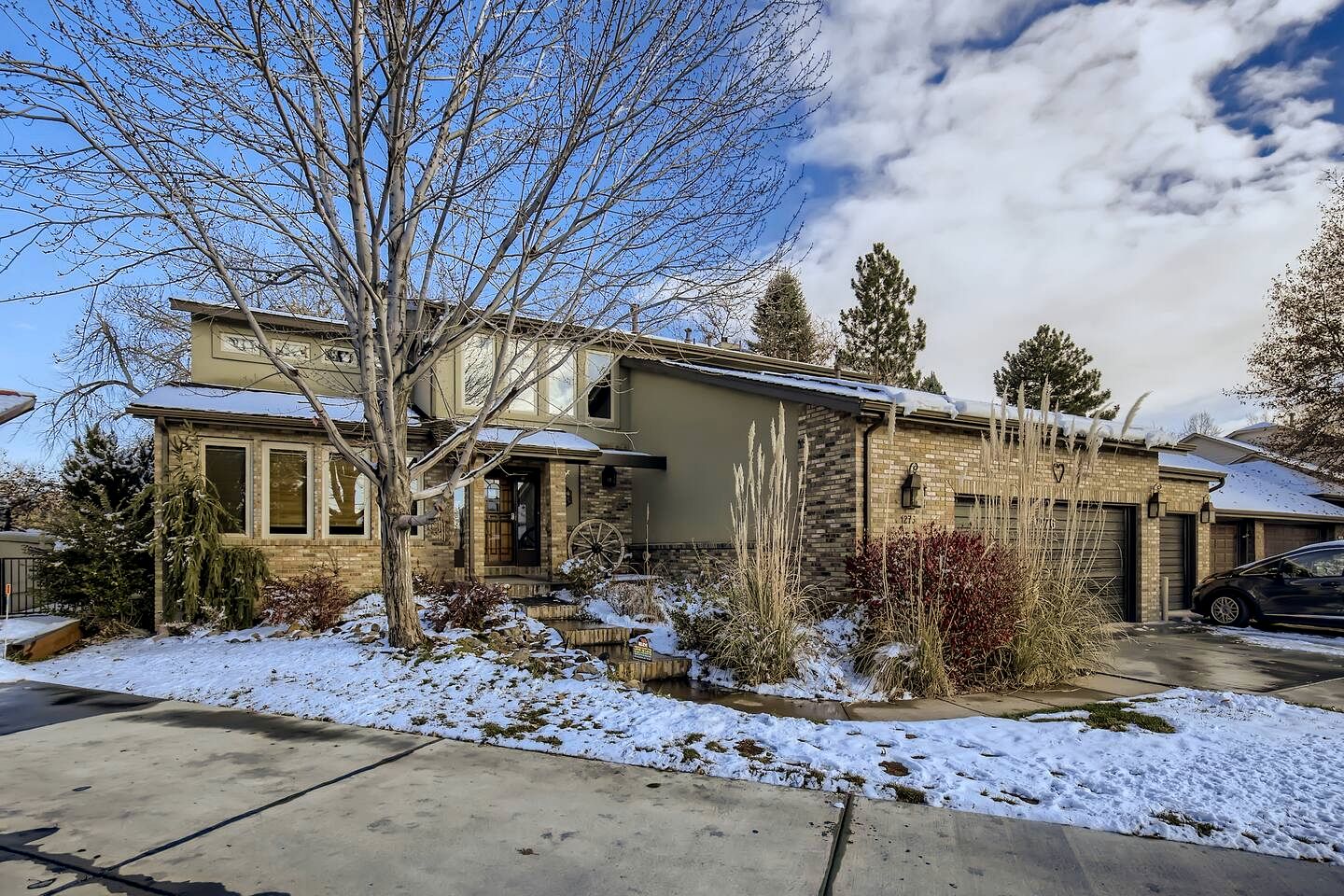 Spacious Colorado-Themed Garden-Level Suite with Fireplace near Eagle Trace Golf Course in Broomfield, CO