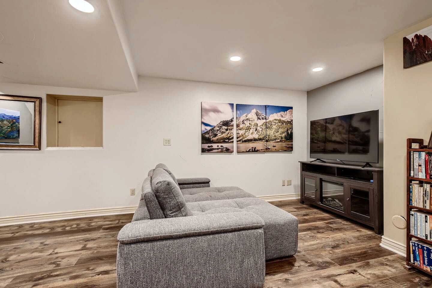 Spacious Colorado-Themed Garden-Level Suite with Fireplace near Eagle Trace Golf Course in Broomfield, CO