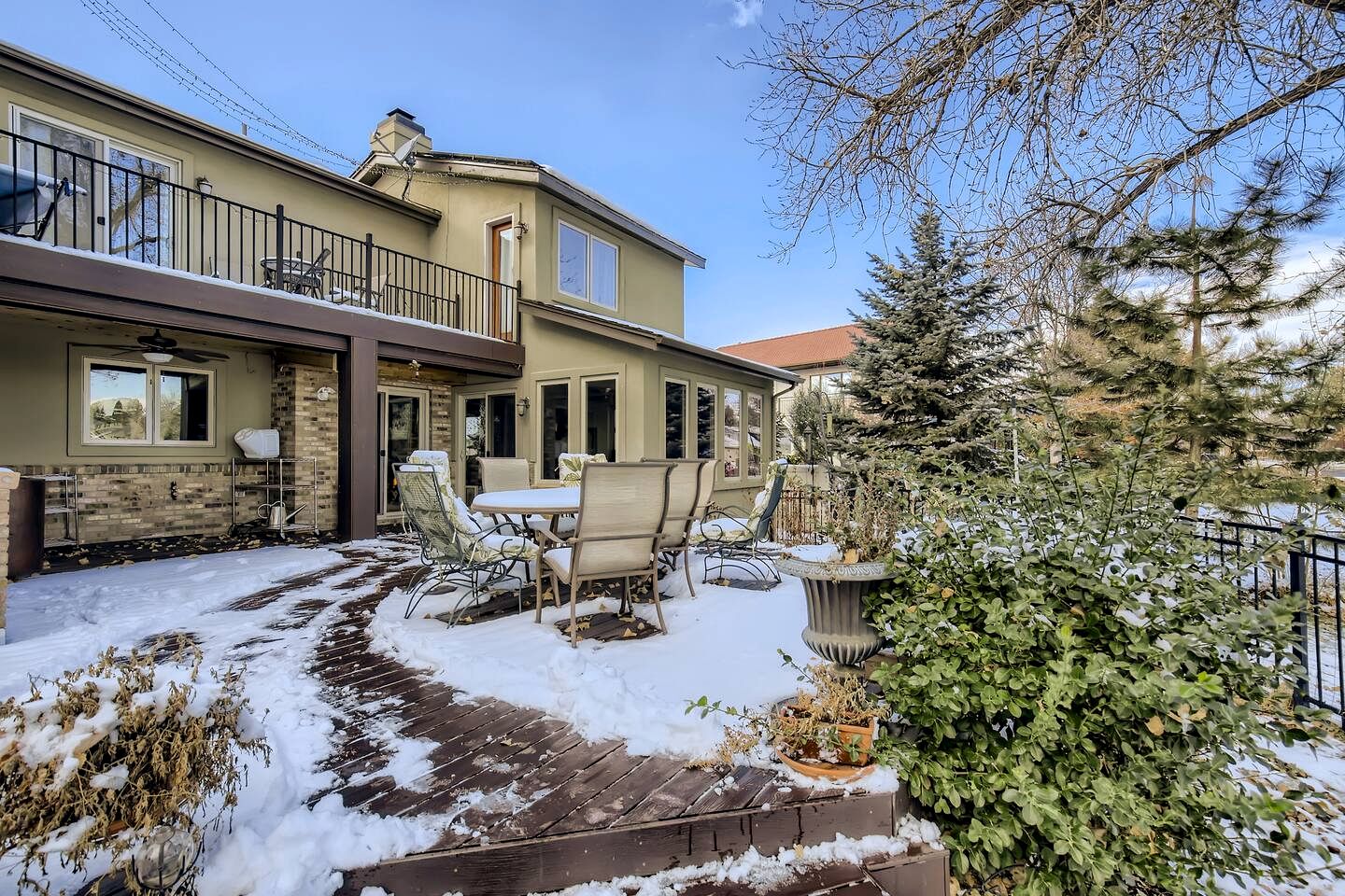 Spacious Colorado-Themed Garden-Level Suite with Fireplace near Eagle Trace Golf Course in Broomfield, CO
