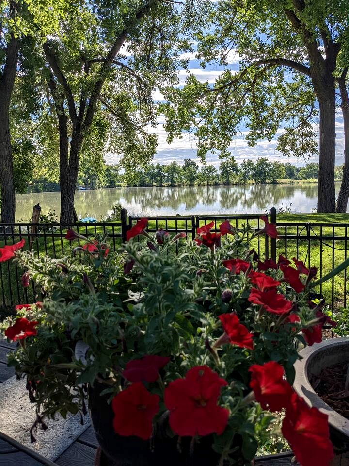 Spacious Colorado-Themed Garden-Level Suite with Fireplace near Eagle Trace Golf Course in Broomfield, CO
