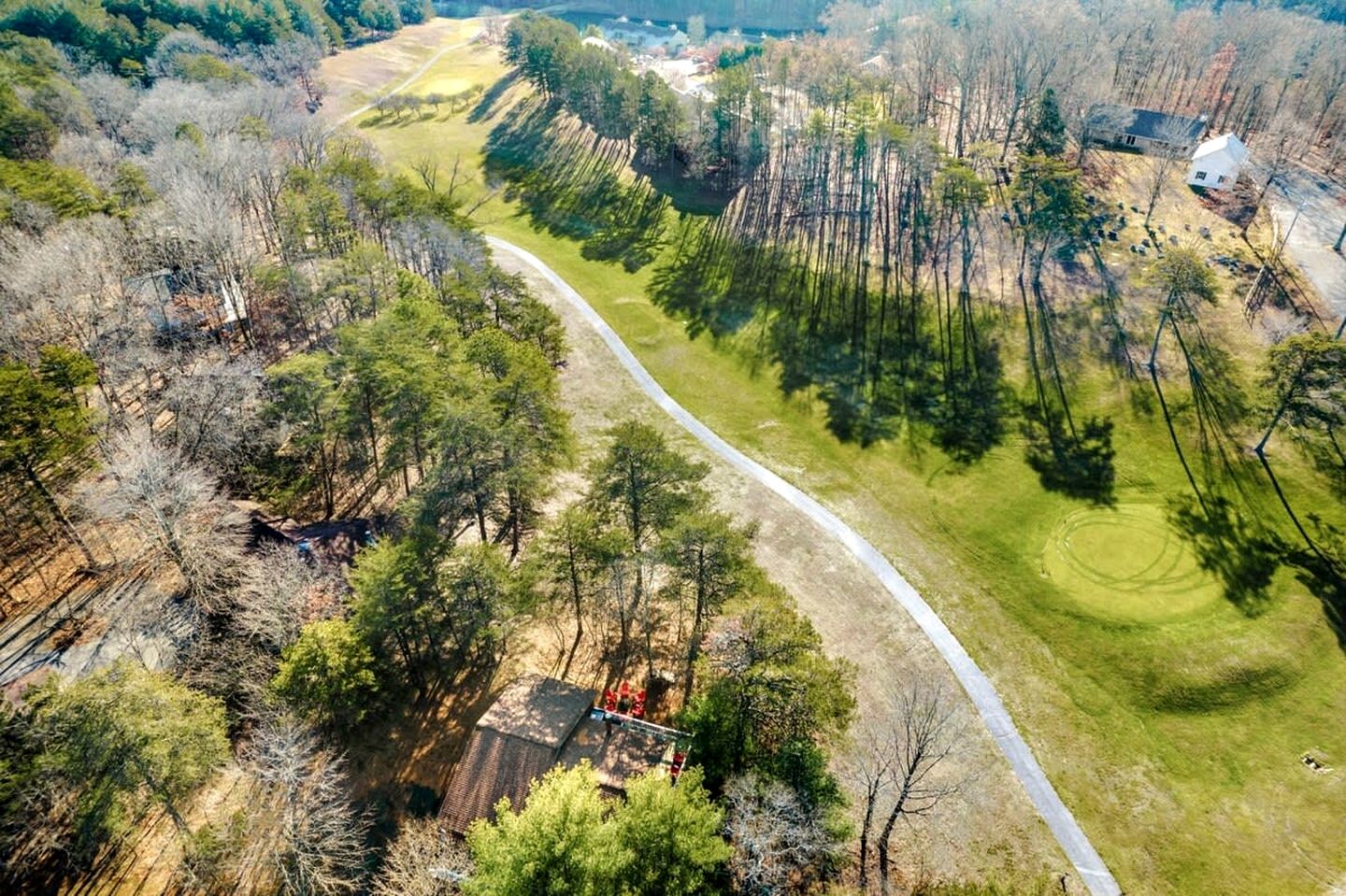 Cabin-Chalet Nestled in the Woods with Hot Tub, Fire Pit and Resort Amenities Just Steps from The Woods Golf Course in Hedgesville, WV
