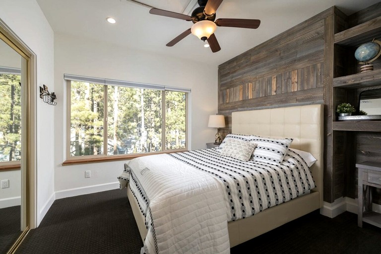 Cabins (United States of America, Big Bear Lake, California)