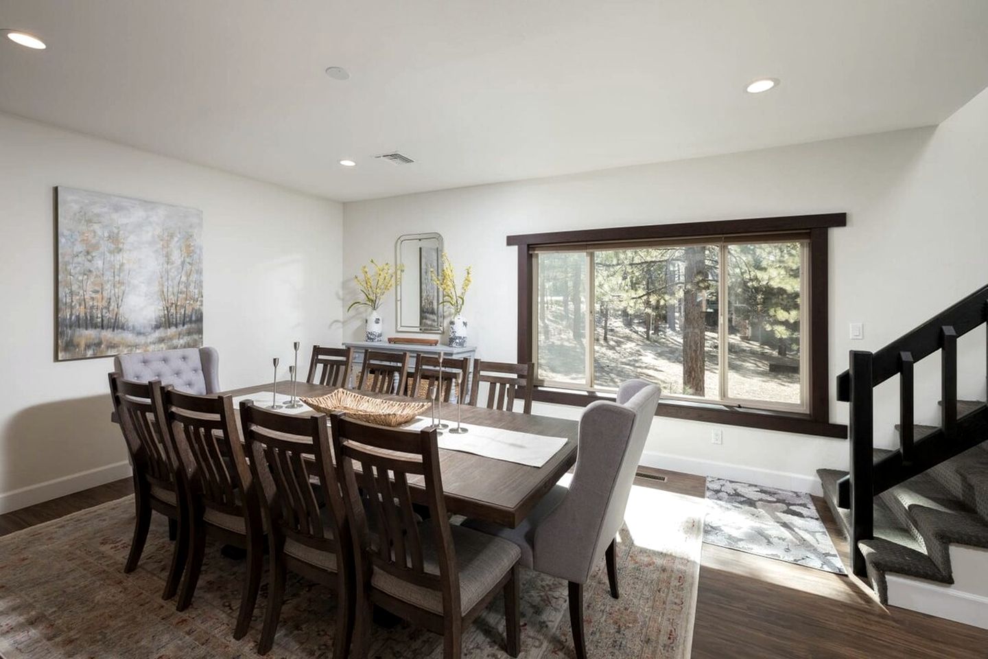 Luxurious Cabin with Game Room, Amazing Deck and Spa in California