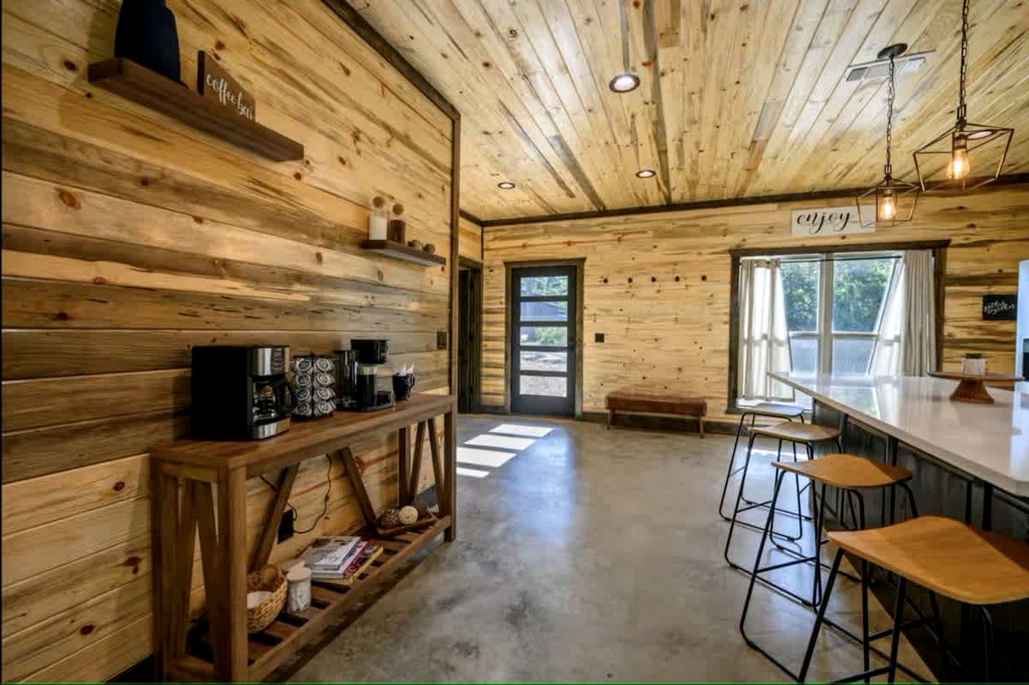 Private Forestview Luxury Cabin with Hot Tub, Foosball Loft & Outdoor Fireplace Near Beavers Bend, Broken Bow, OK