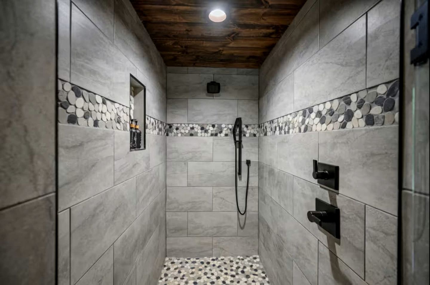 Private Forestview Luxury Cabin with Hot Tub, Foosball Loft & Outdoor Fireplace Near Beavers Bend, Broken Bow, OK