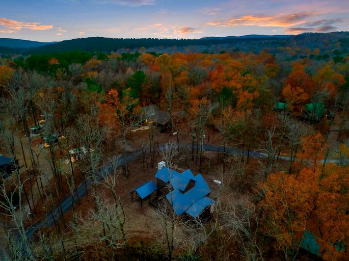 Cabins (United States of America, Broken Bow, Oklahoma)