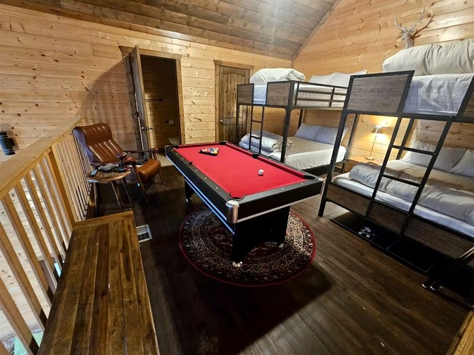 Cabins (United States of America, Broken Bow, Oklahoma)