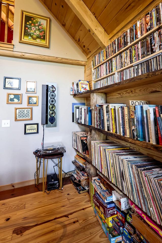 Luxurious Log Cabin with Game Room & Fireplace near Princeton in New Hope, Pennsylvania