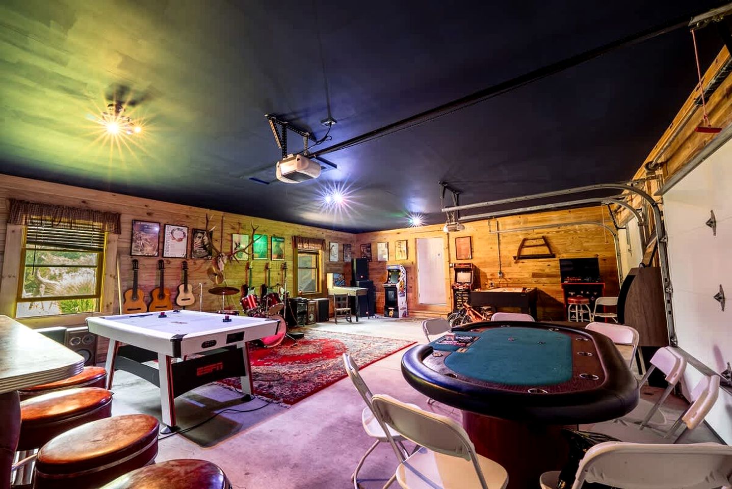 Luxurious Log Cabin with Game Room & Fireplace near Princeton in New Hope, Pennsylvania