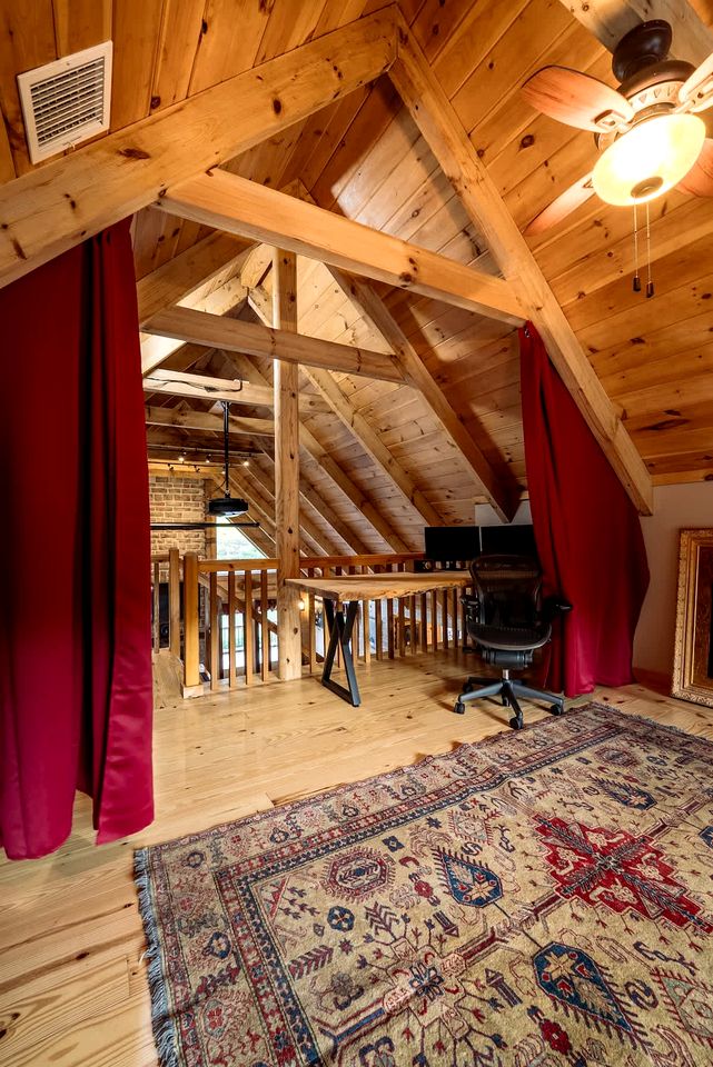 Luxurious Log Cabin with Game Room & Fireplace near Princeton in New Hope, Pennsylvania