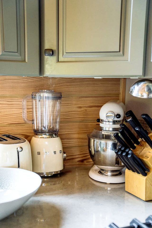 Luxurious Log Cabin with Game Room & Fireplace near Princeton in New Hope, Pennsylvania