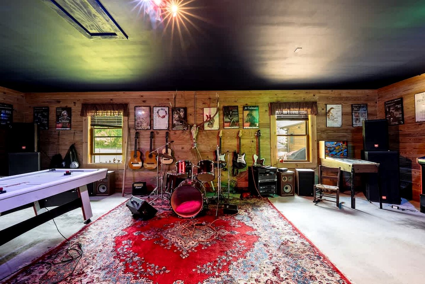 Luxurious Log Cabin with Game Room & Fireplace near Princeton in New Hope, Pennsylvania