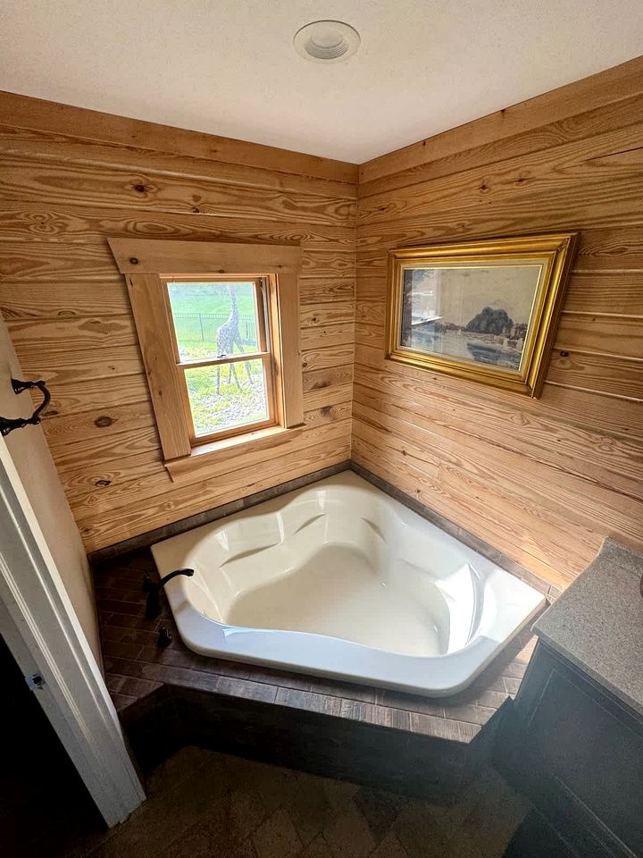 Luxurious Log Cabin with Game Room & Fireplace near Princeton in New Hope, Pennsylvania