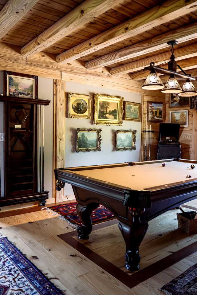 Luxurious Log Cabin with Game Room & Fireplace near Princeton in New Hope, Pennsylvania
