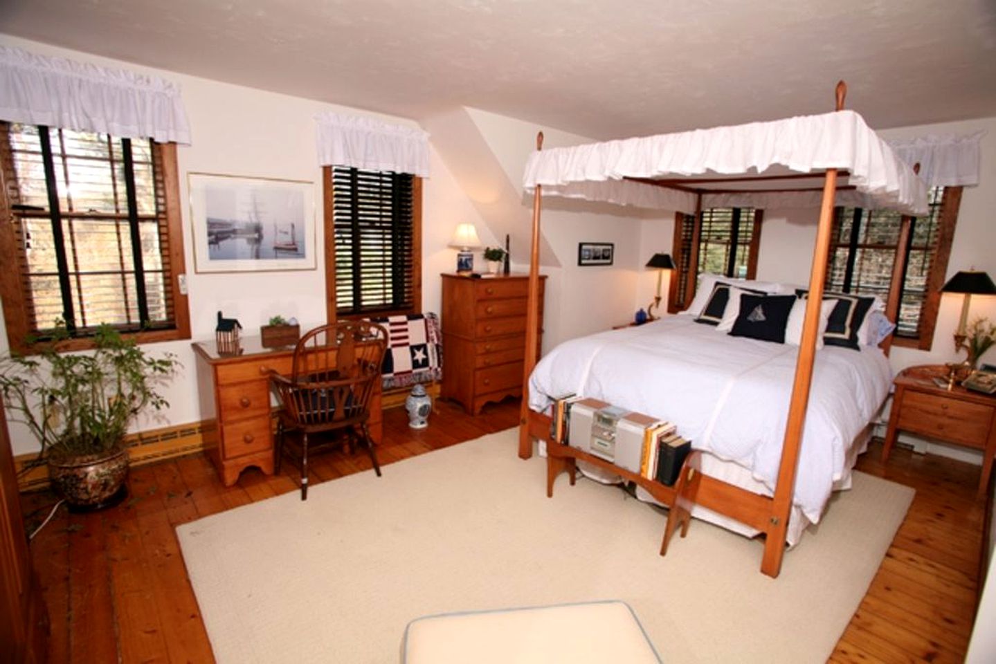 Exquisite Villa Rental for Groups with a Heated Pool in Orleans, Massachusetts